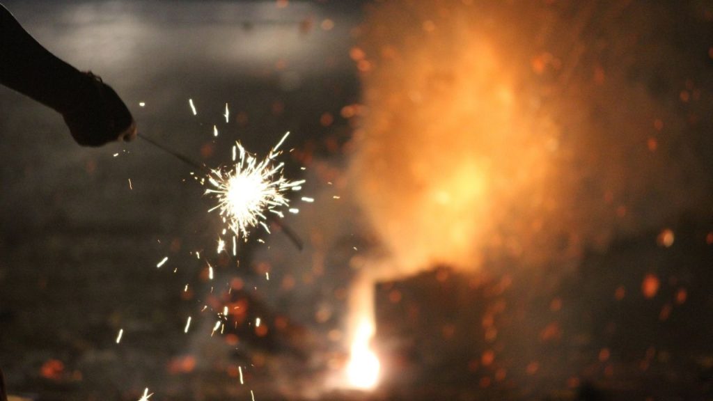 Can Keralities Burst Crackers This Diwali? Here's All The Deets!
